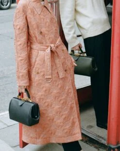 The Sophie -Midnight Black Calf Grain -Cambridge Satchel 9 5ba03310 f3ac 44b3 80a5 b2b54ca6d3fe 725373