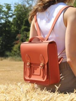The Small Portrait Backpack - Burning Ember Matte With Contrast Stitch -Cambridge Satchel the small portrait backpack burning ember matte with contrast stitch 660377
